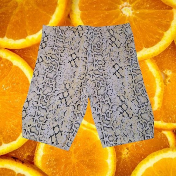 Forever‎ 21 Yellow/Black/White Shorts - Picture 1 of 3